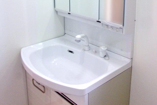 水漏れなどのトラブルに関する豆知識|排水口に水が流れなくなった時の解決方法